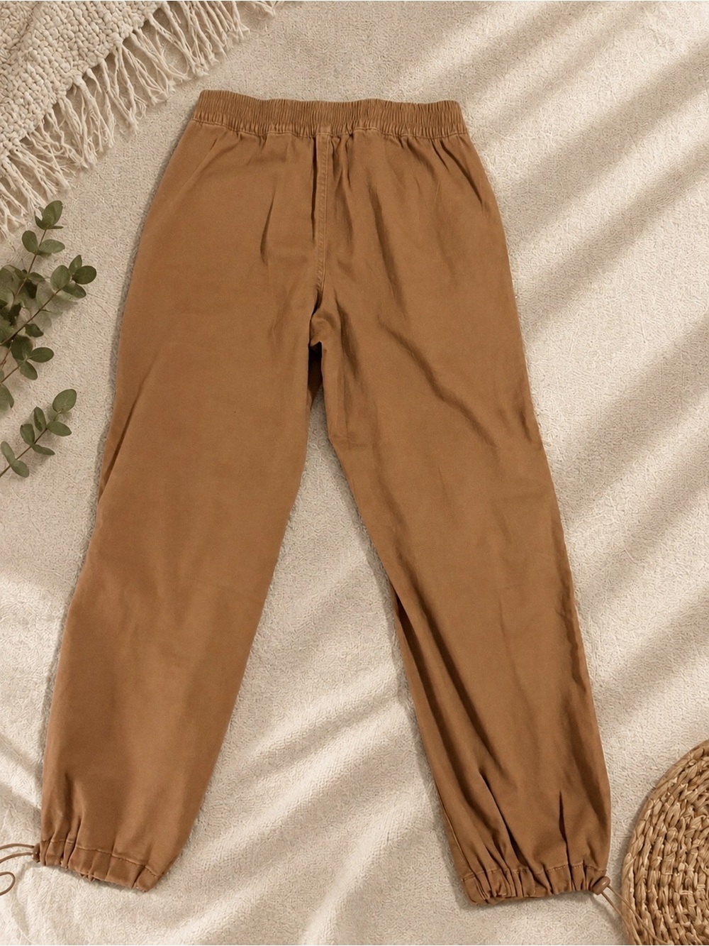 Women’s  Elastic-Waist Brown Cargo Pants - Picture 3 of 5